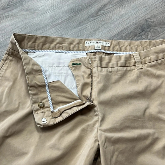 Tommy Hilfiger Tan Bermuda shorts  size 18 - Picture 9 of 9